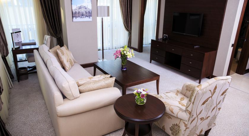 <h2>CLARION HOTEL</h2>