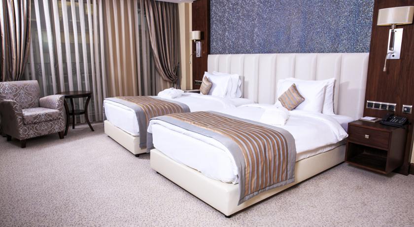 <h2>CLARION HOTEL</h2>