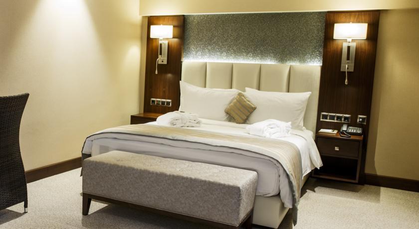 <h2>CLARION HOTEL</h2>