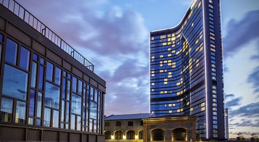 <h2>HILTON ISTANBUL BOMONTI</h2>